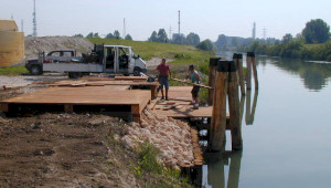 Construction of a new landing stage on the Piovego Canal