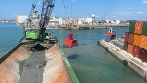 Dragage pour la restauration des fonds marins du port de Livourne