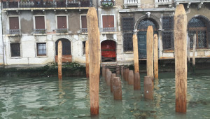 Manutenzione pontile in Canal Grande